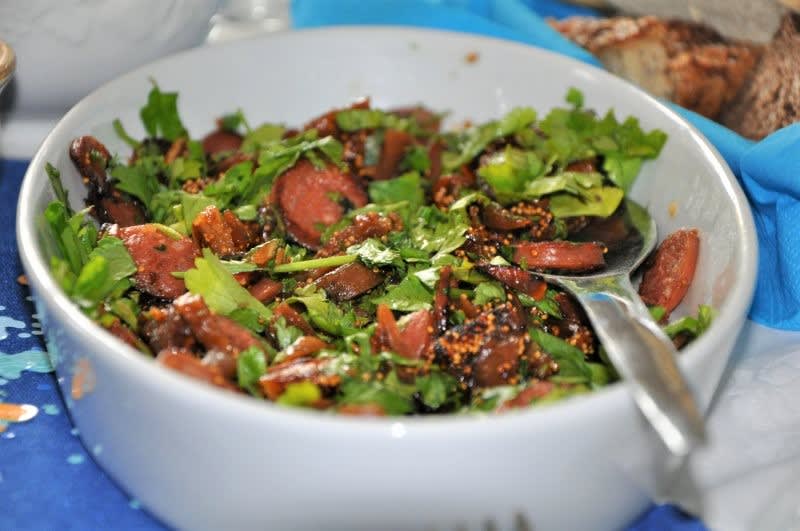 Chorizo stegt med figner og bredbladet persille opskrift - Lækker hjemmelavet ret