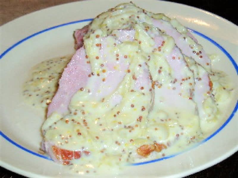 Skinke med sennepsflødesauce