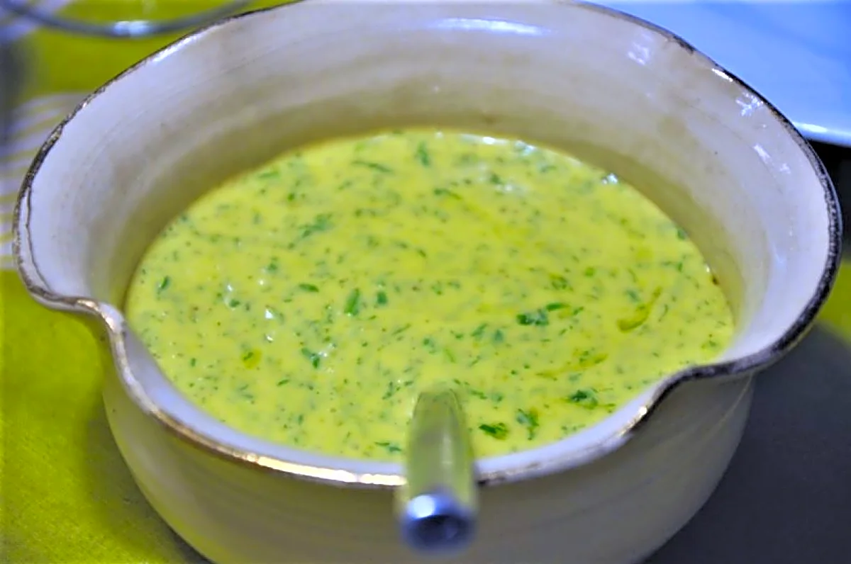 Aiolihvidløgsdressing Opskrift på Aiolihvidløgsdressing