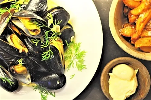 Moules frites med aïoli