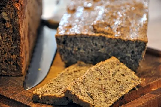 Palæobrød med cashewnødder og mandler