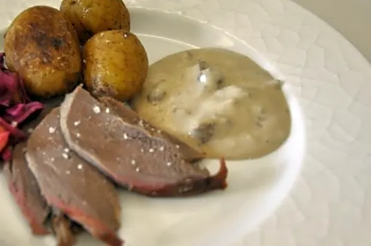 Grillet vildt dyrekølle