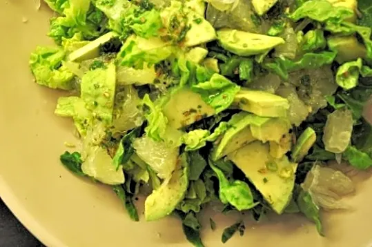 Pomelo salat med mynteolie