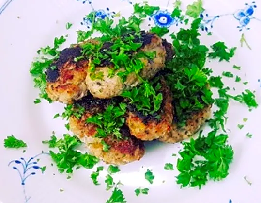 Frikadeller med hytteost og ingefær