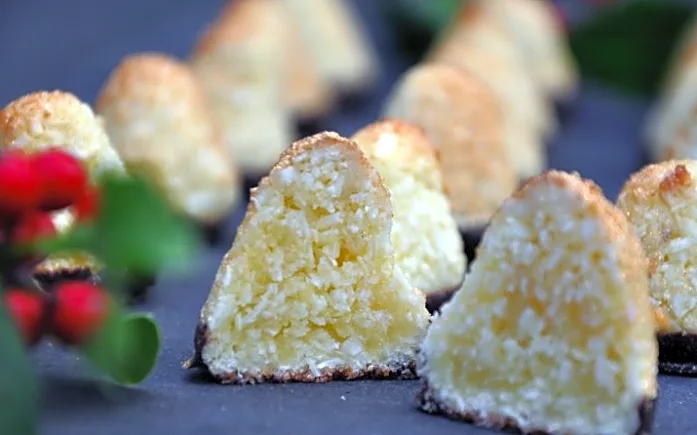 kokostoppe med marcipan og chokolade