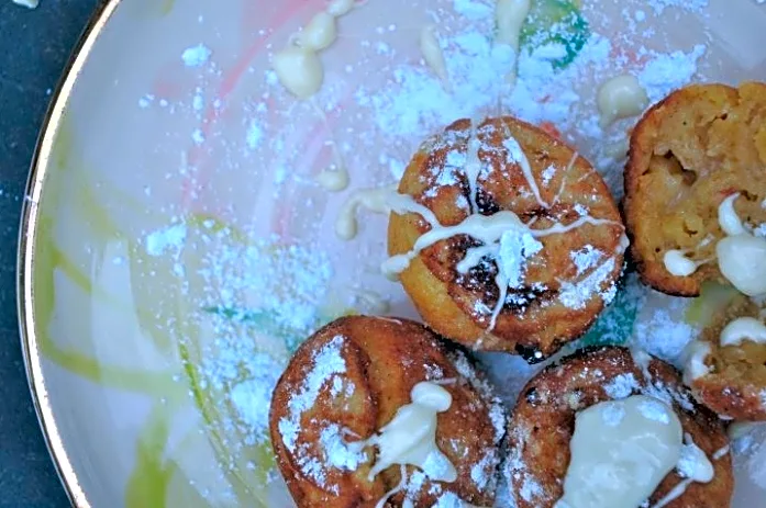 Æbleskiver med smeltet hvid chokolade