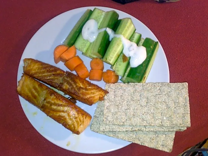 forslag til sund hurtig frokost -  Laks med grøntsager