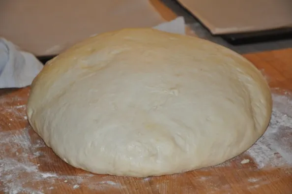 burgerdejen hæver under et vådt klæde