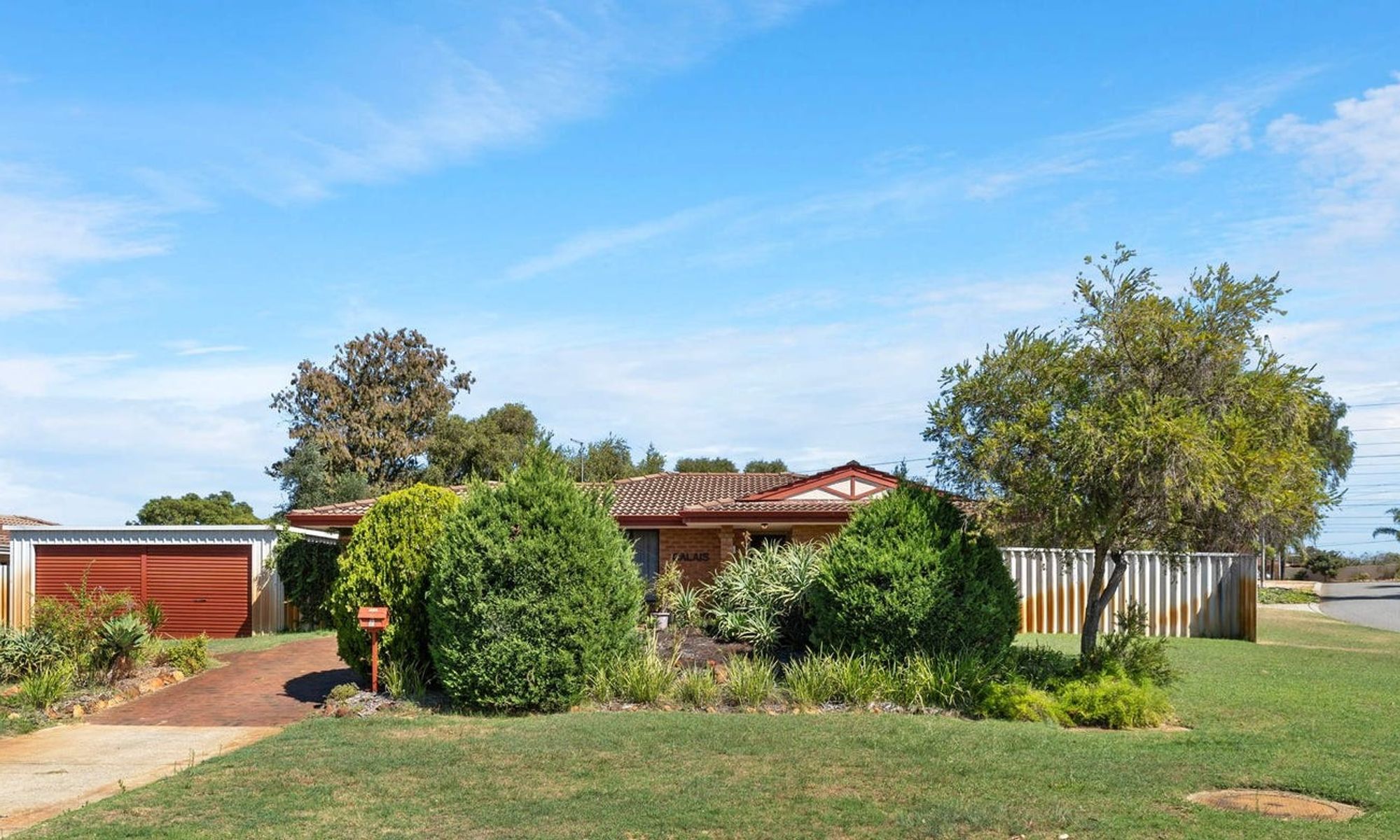 9 Bolderwood Drive, South Lake