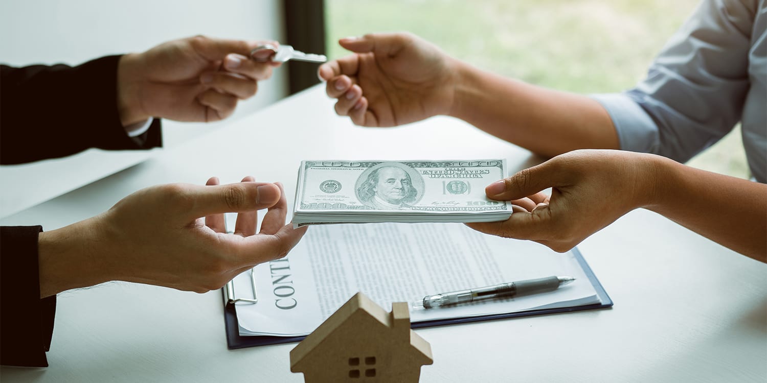 Homeowner selling house for cash to a real estate investor
