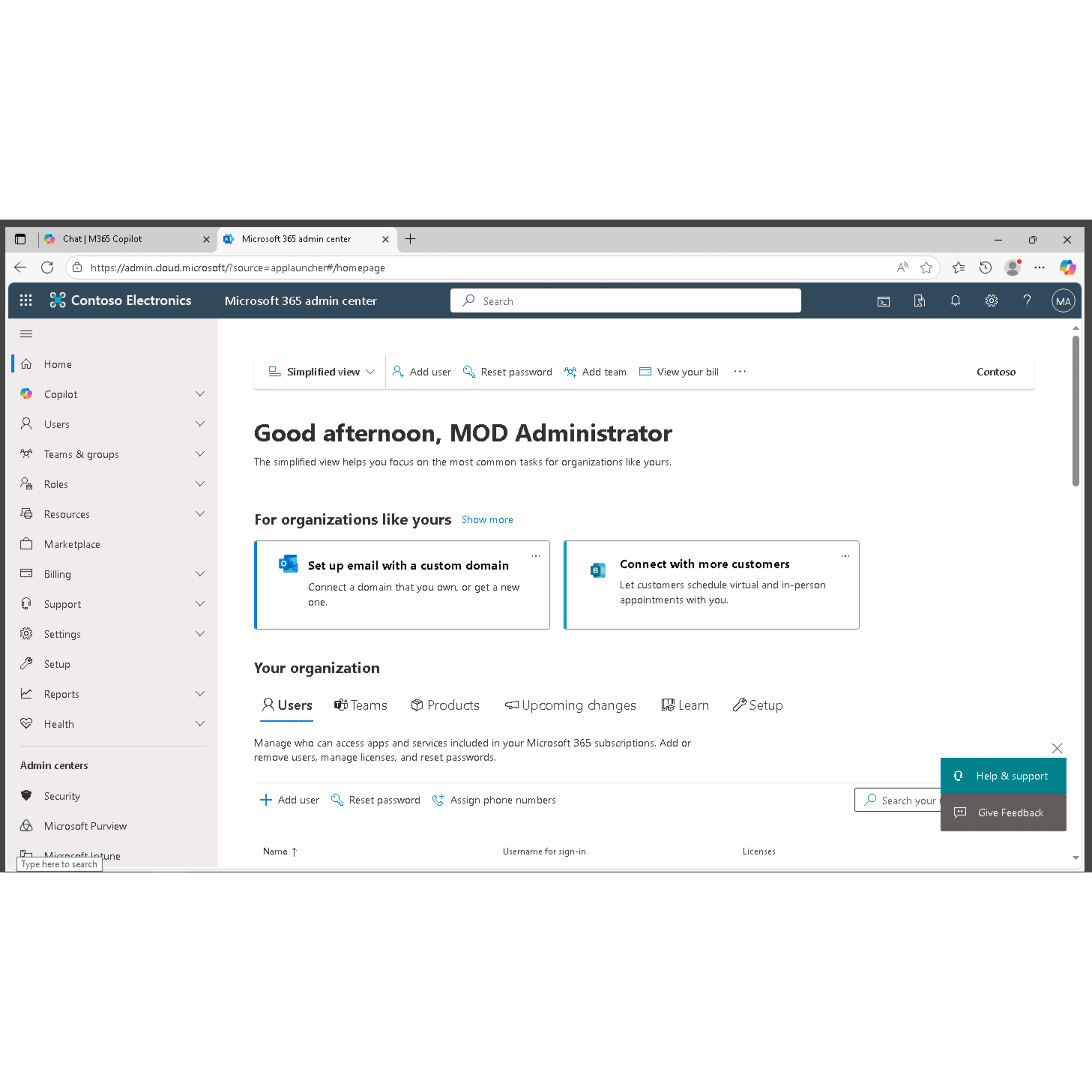 Startsiden i Microsoft 365-administrasjonssenteret med navigasjonsrute og dashbord for brukere, lisenser og tjenester.