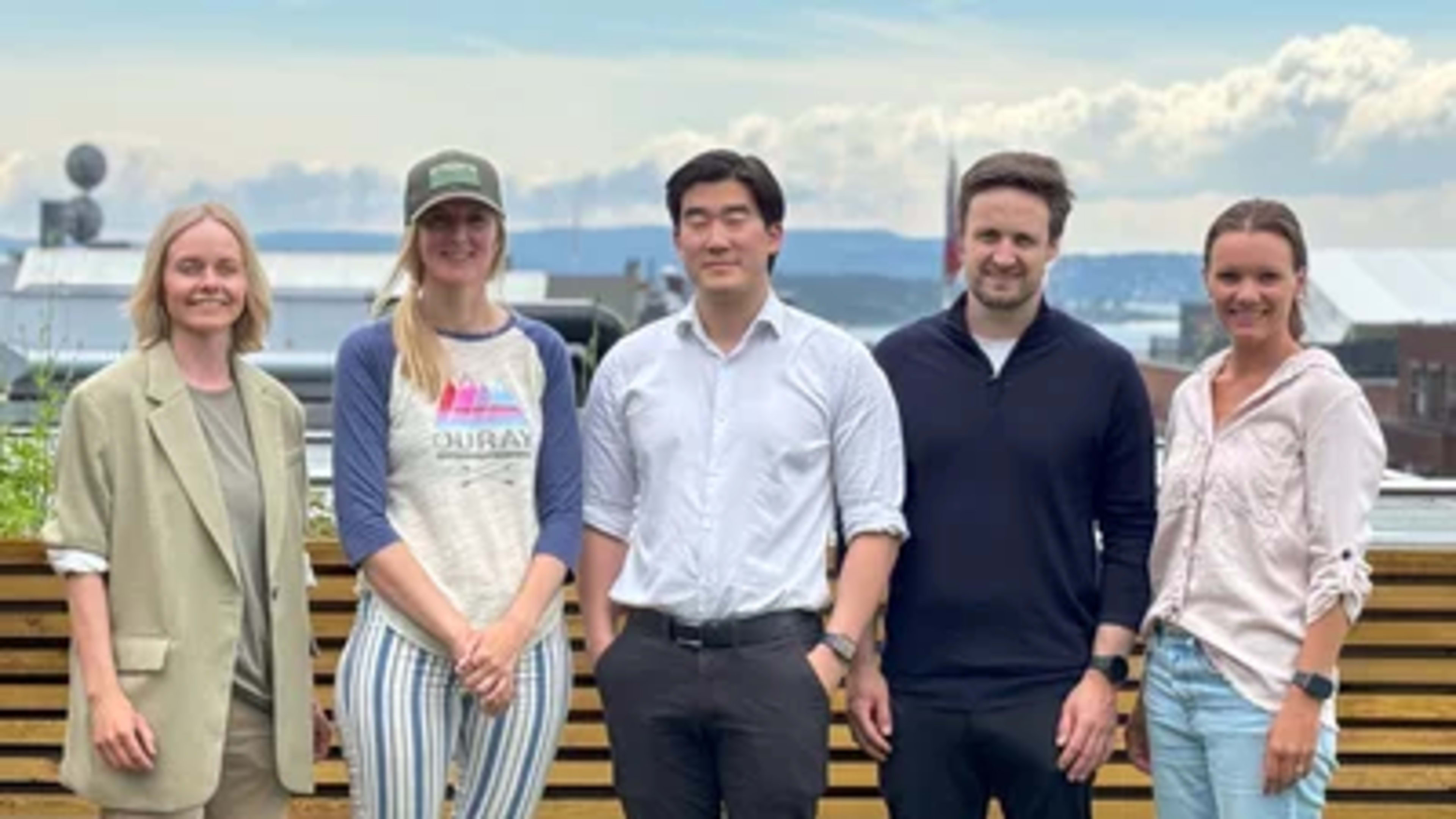 I mai 2024 startet BUA opp med nytt CRM-system, Microsoft Dynamics 365. Her er en fornøyd gjeng samlet for opplæring, fra venstre: Stina Onsum Berg, Vibeke Saarem, Yonsik Oh, Emil Solhøi og Ann Katrin Pettersen. Foto: Eira Egner.