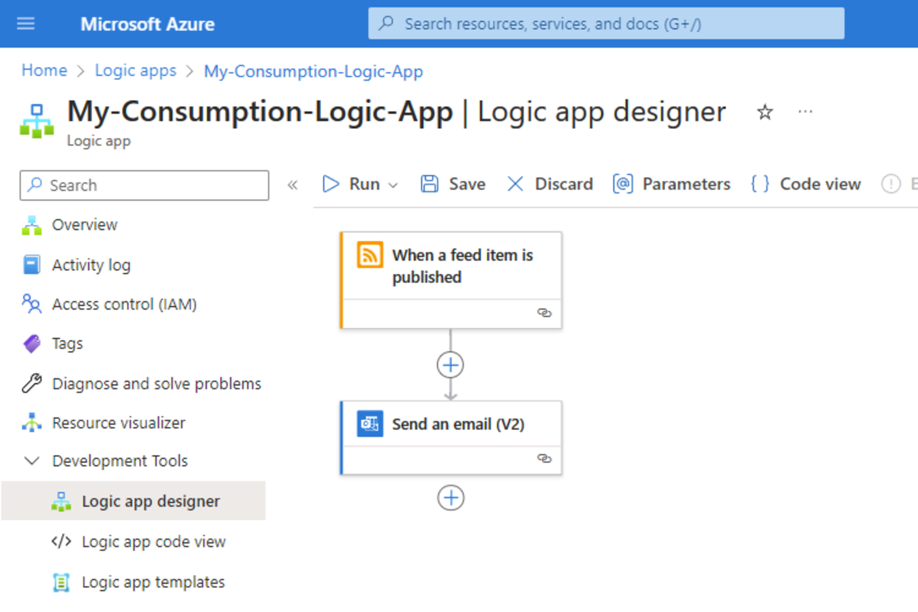 Utformingsflaten i Azure Logic Apps med en fullført arbeidsflyt med RSS-utløser og Outlook-handling.