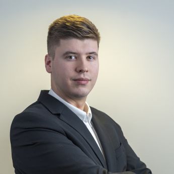Adrian Sjøholt Adrian Sjøholt