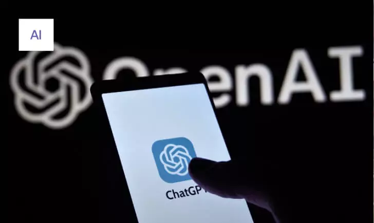 imagen smartphone con el logo de ChatGPT y OpenAI