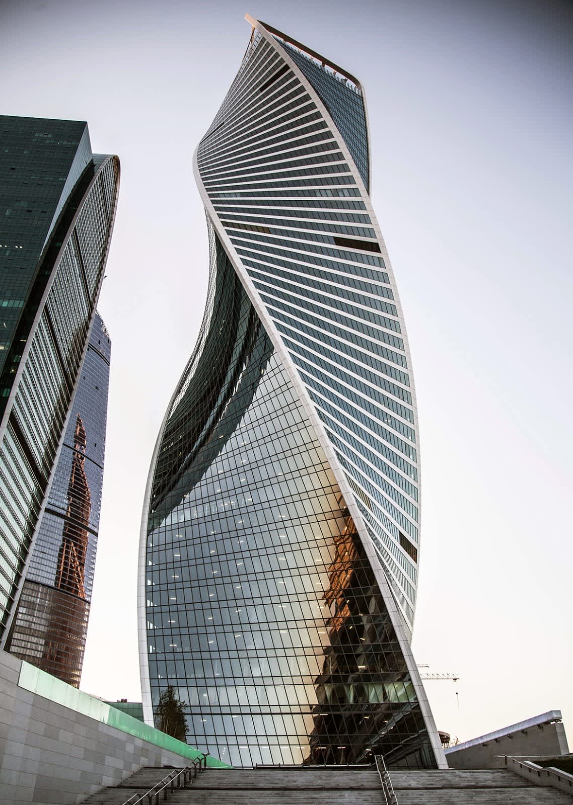 Сити башня эволюция. Здание которое находится по. Aula medica стокгольм. Здания москоу сити. Здание которое находится по.