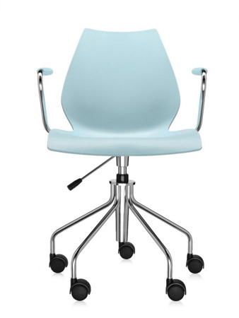 kartell-maui-drehstuhl-mit-armlehne-hellblau_zoom