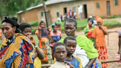 gefluechtete_kongo_afrika_menschen_frauen_kinder_fluechtlinge-400x225