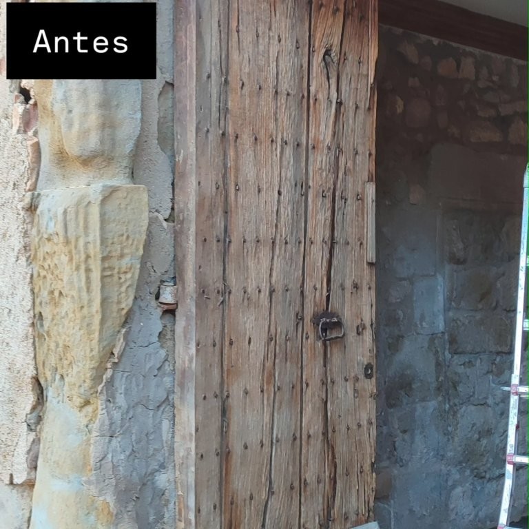 Antes - Puerta deteriorada