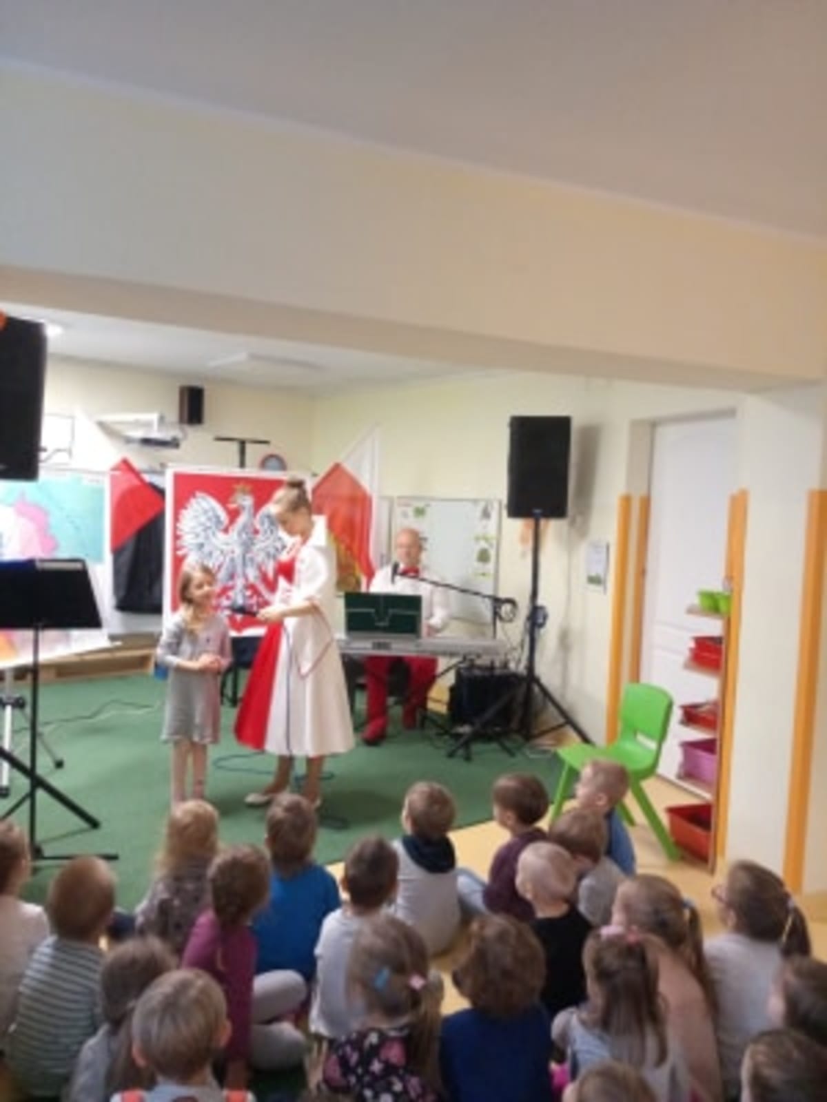 Osoby podczas wydarzenia pt.Koncert patriotyczny