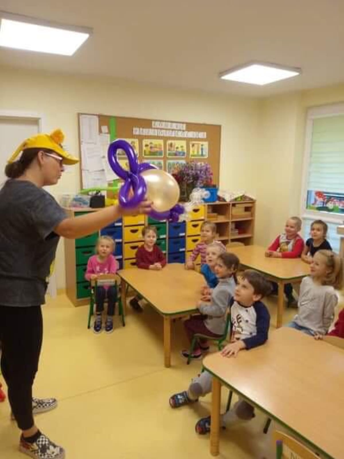 Osoby podczas wydarzenia pt.Warsztaty balonowe