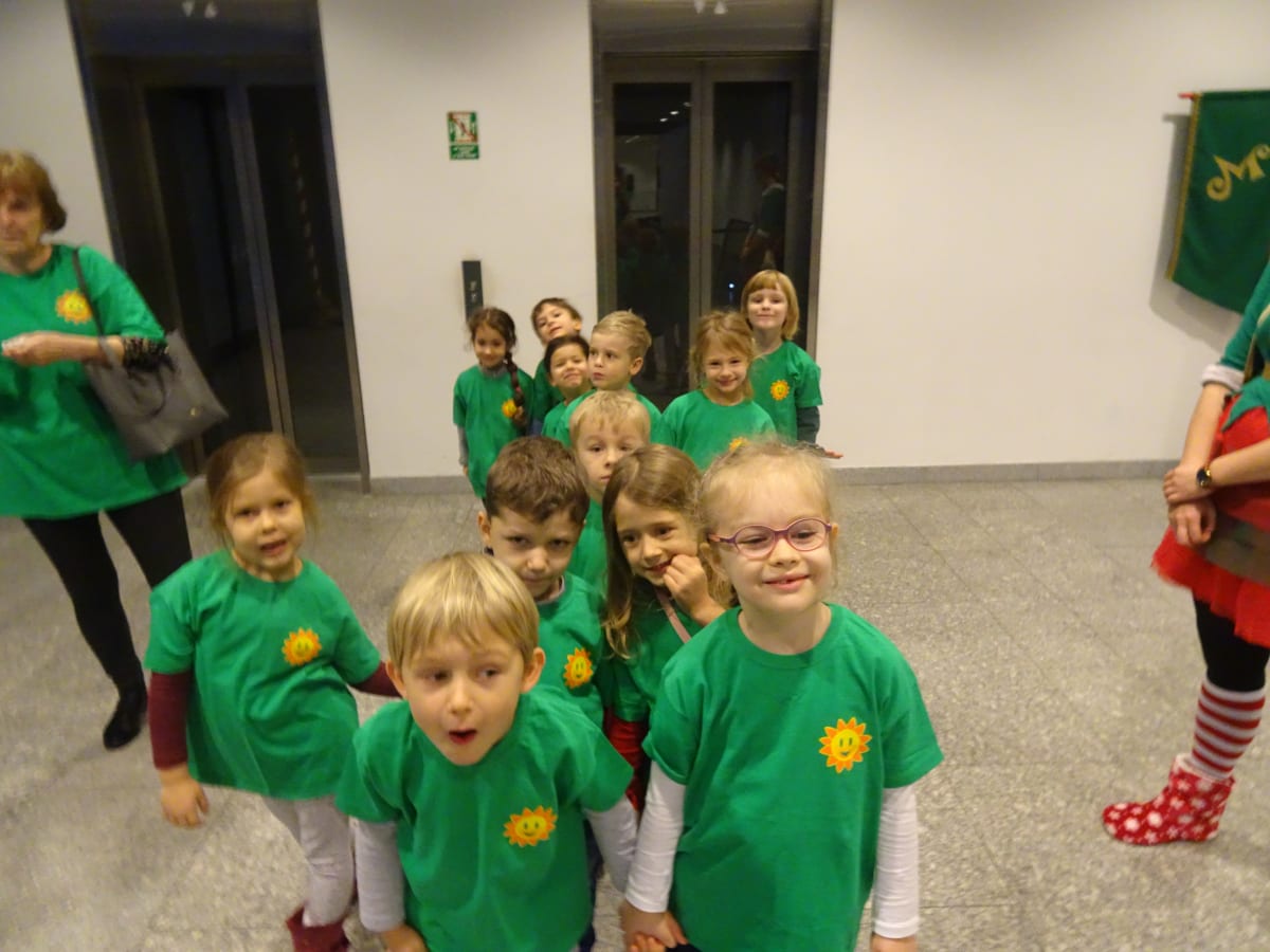 Miniaturka zdjęcia obrazującego osoby podczas wydarzenia pt.Fabryka Elfów - Tygryski