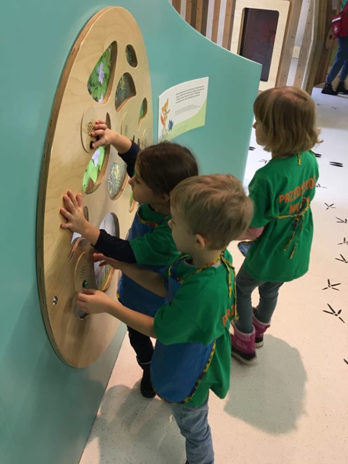 Miniaturka zdjęcia obrazującego osoby podczas wydarzenia pt.Wycieczka do Centrum Nauki Kopernika - Tygryski