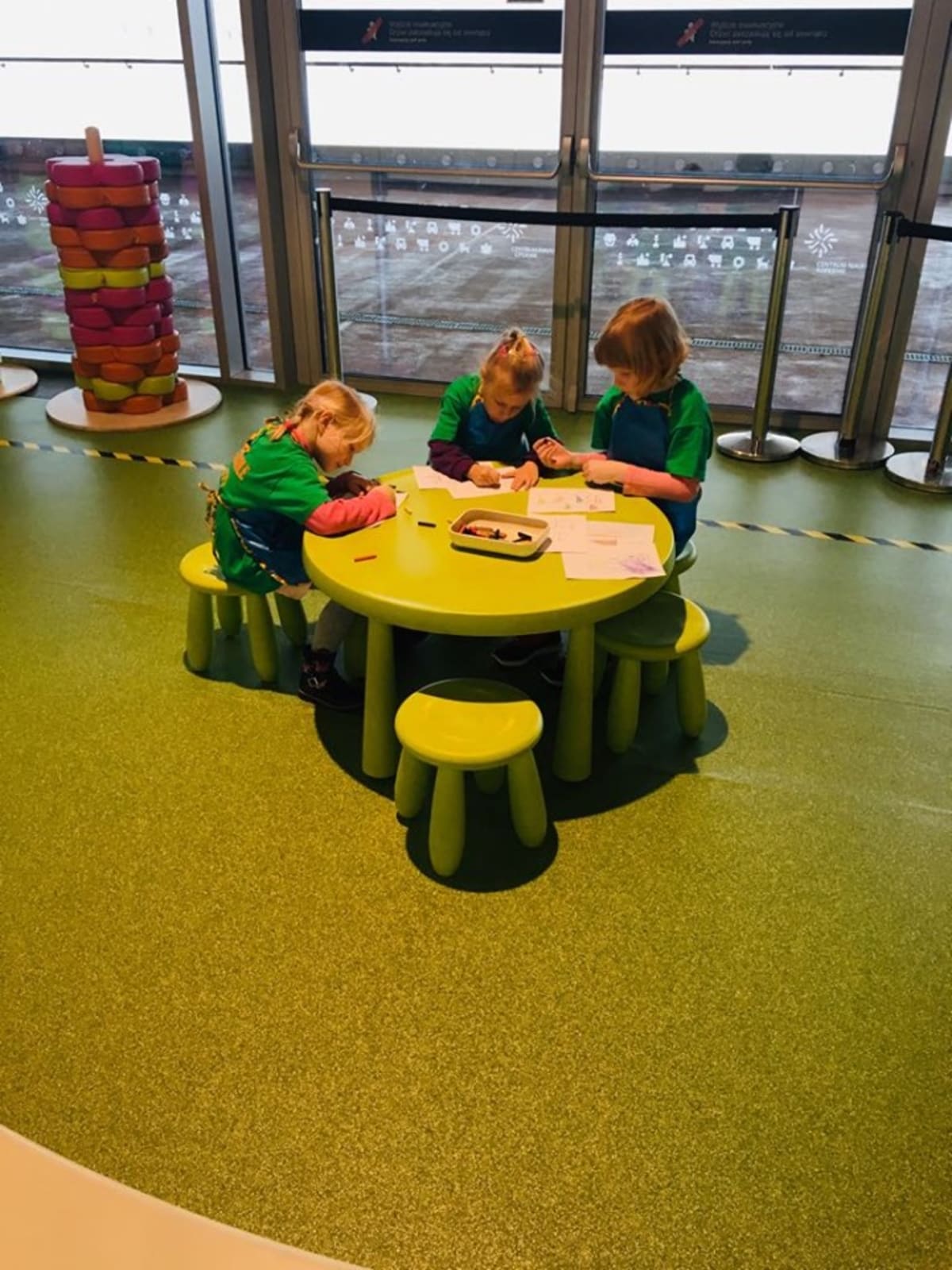 Osoby podczas wydarzenia pt.Wycieczka do Centrum Nauki Kopernika - Tygryski