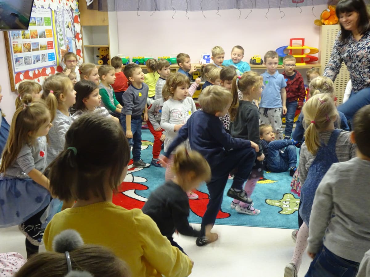 Osoby podczas wydarzenia pt.Dzień Guzika