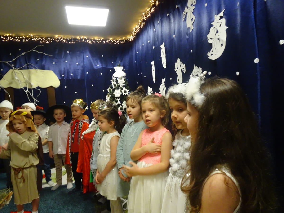 Osoby podczas wydarzenia pt.Jasełka w Tygryskach