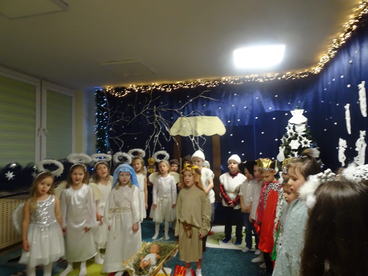 Osoby podczas wydarzenia pt.Jasełka w Tygryskach