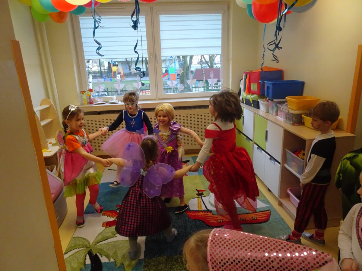 Osoby podczas wydarzenia pt.Bal Karnawałowy "Baśnie 1001 nocy"