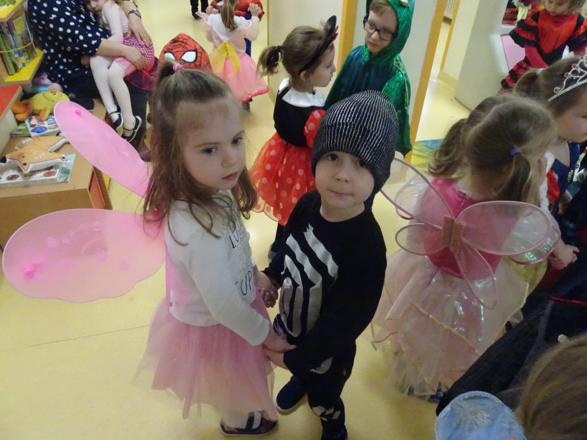 Miniaturka zdjęcia obrazującego osoby podczas wydarzenia pt.Bal Karnawałowy "Baśnie 1001 nocy"