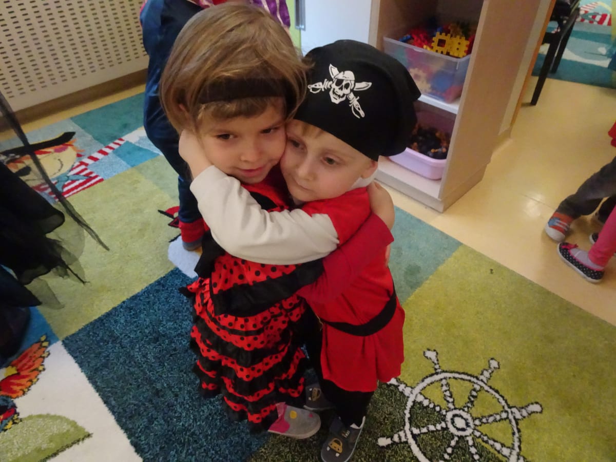 Miniaturka zdjęcia obrazującego osoby podczas wydarzenia pt.Bal Karnawałowy "Baśnie 1001 nocy"