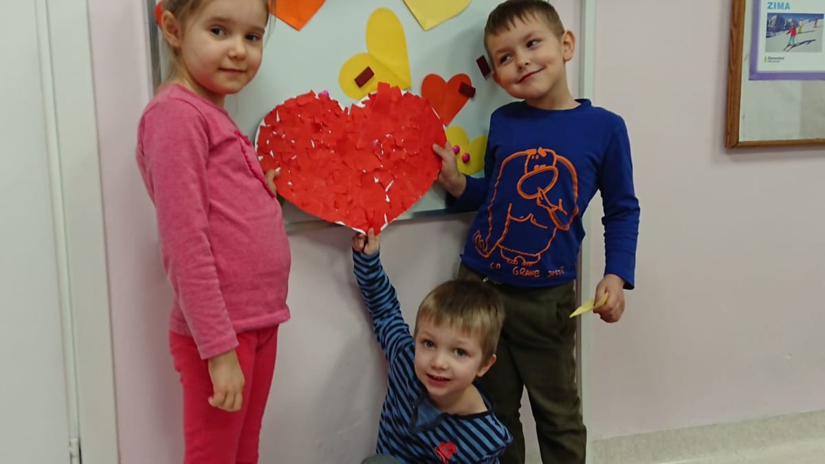 Miniaturka zdjęcia obrazującego osoby podczas wydarzenia pt.Walentynki