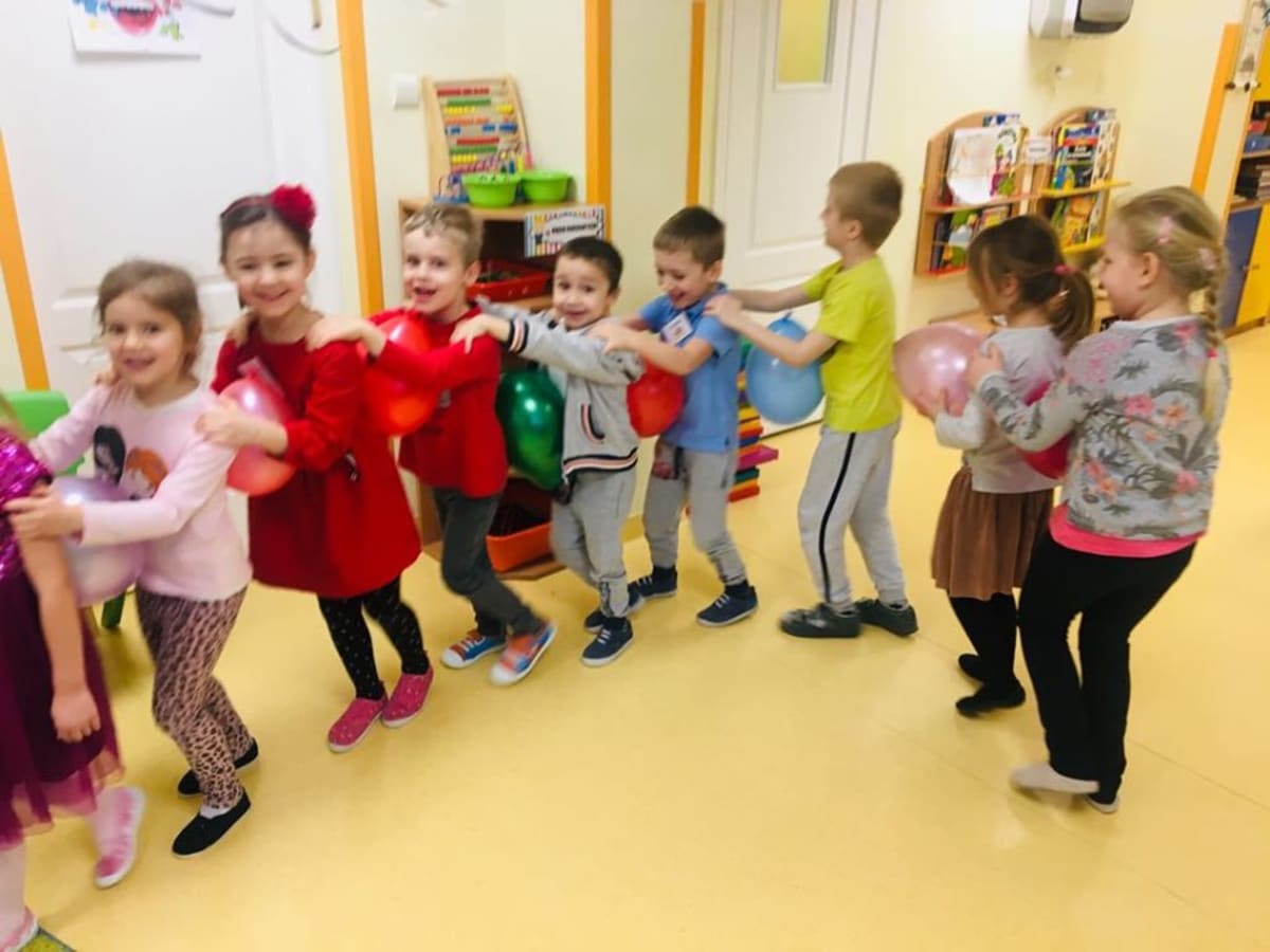 Miniaturka zdjęcia obrazującego osoby podczas wydarzenia pt.Walentynki