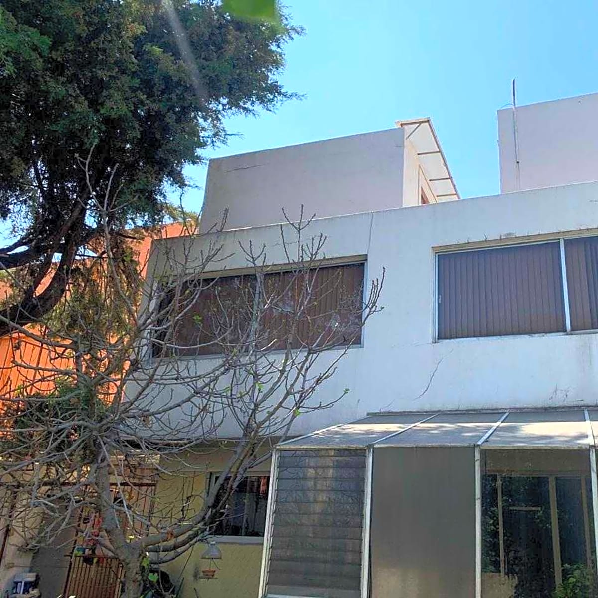 Casa de Lujo en venta o renta con Amplio Jardín en Lomas del Olivo Huixquilucan - fotografía 1
