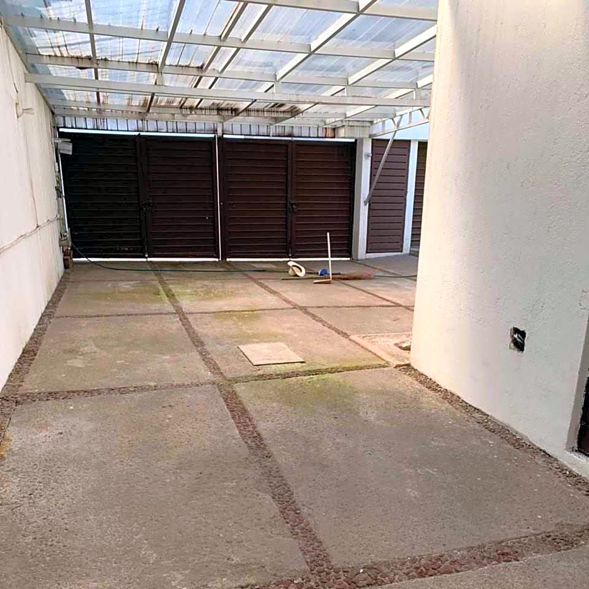 Casa de Lujo en venta o renta con Amplio Jardín en Lomas del Olivo Huixquilucan - fotografía 2
