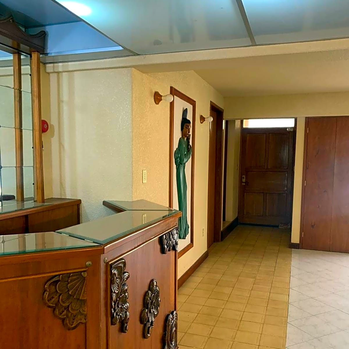 Casa de Lujo en venta o renta con Amplio Jardín en Lomas del Olivo Huixquilucan - fotografía 3
