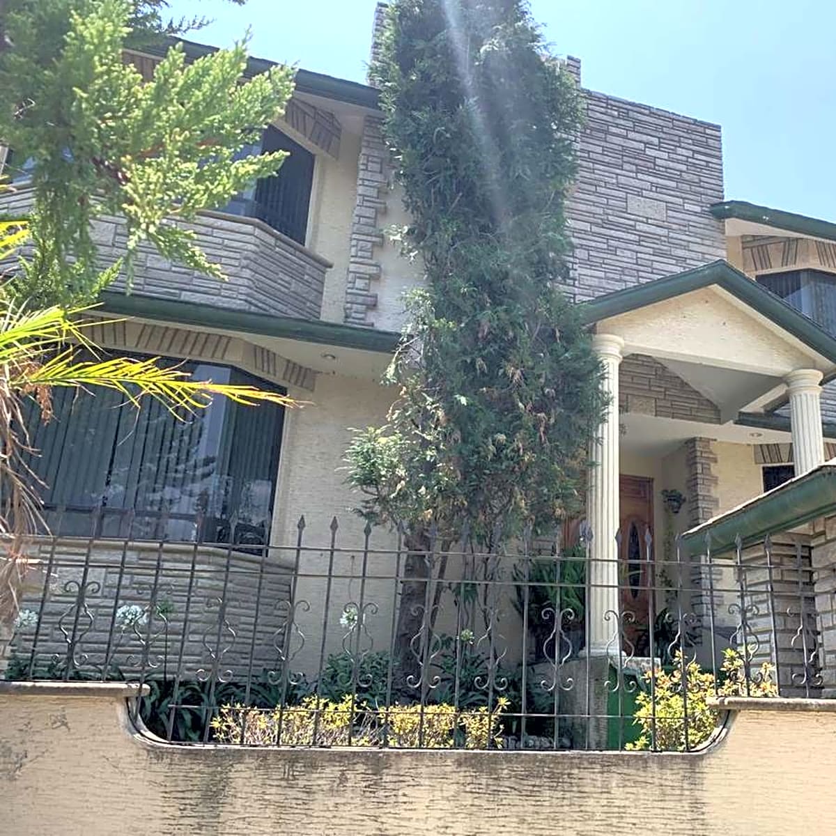 Exclusiva Residencia en venta en Loma de Valle Escondido Acabados de Lujo - fotografía 1