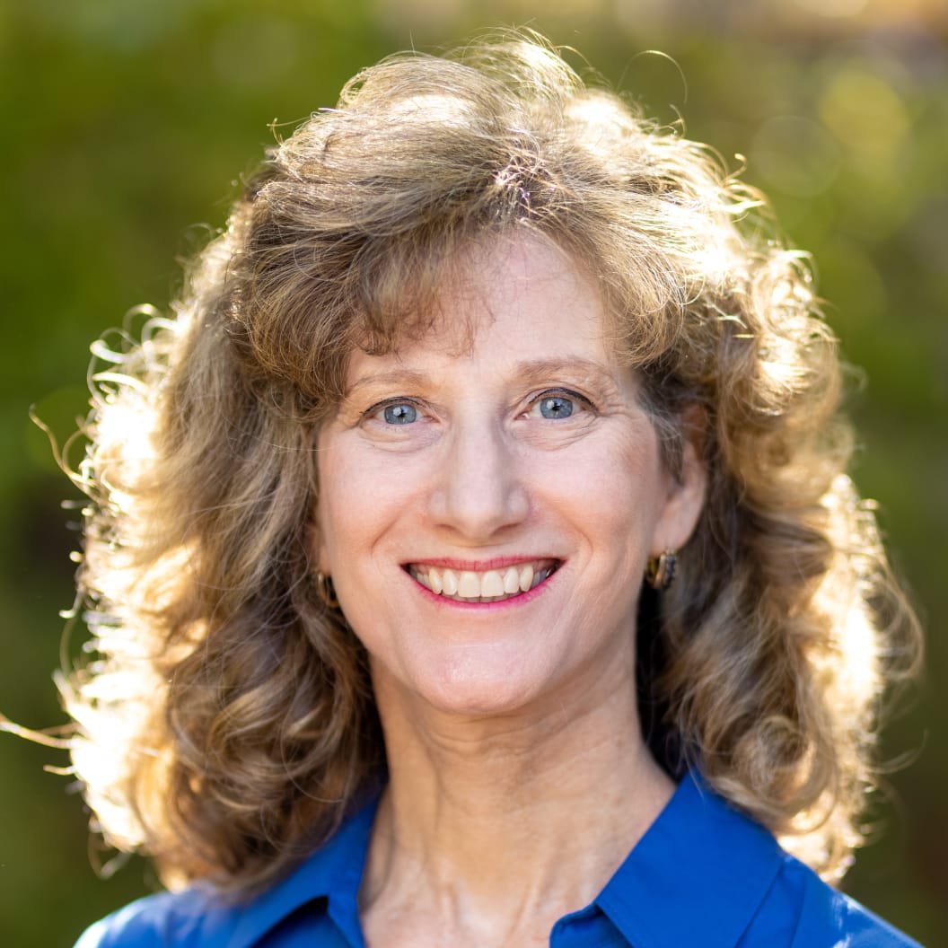 A circular avatar of Sara Schoenhorn