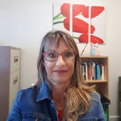 A circular avatar of Wallis Rose