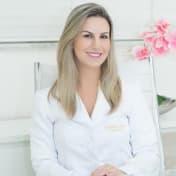 A circular avatar of Carolina Veras