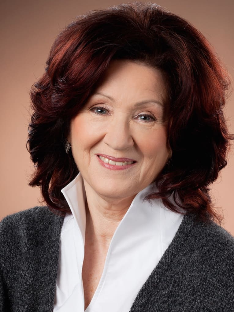 Learn Emotionally Focused Therapy (EFT) with Sue Johnson Psychwire