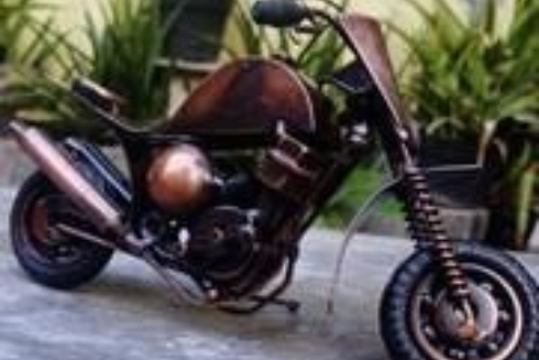 WROUGHT IRON AND MINIATURE 1