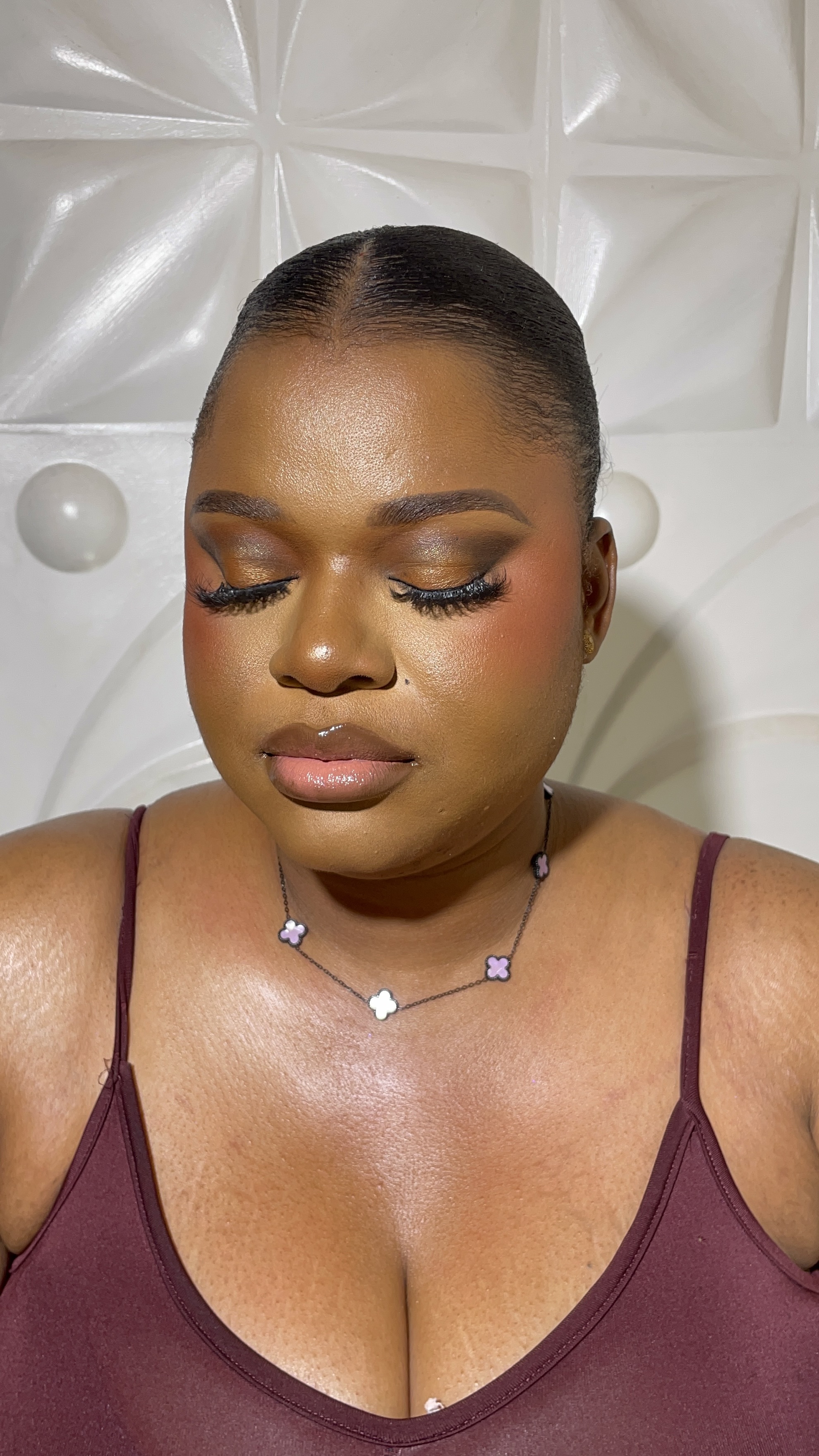 Custom makeup look by Tolznilly, makeup artist in Sango Ota and Lagos