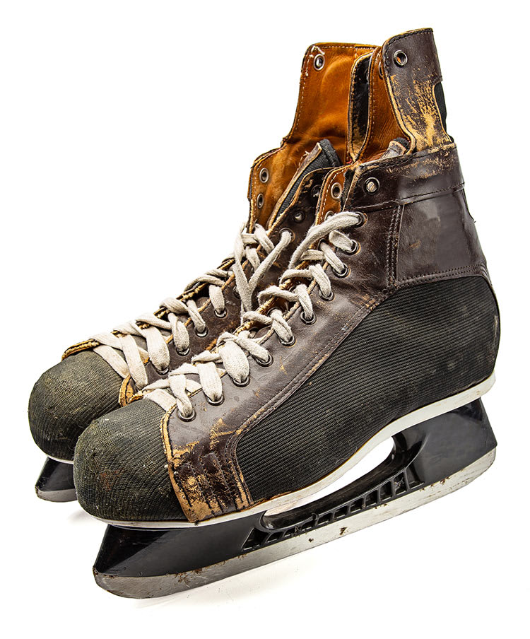 boots that look like hockey skates