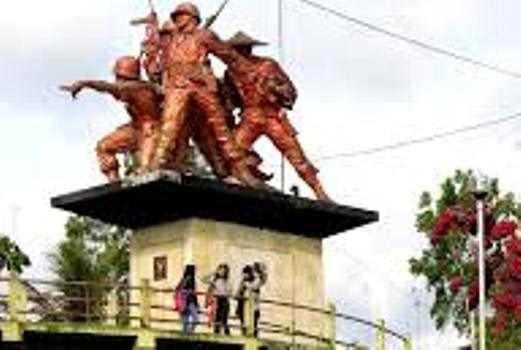 Mengenang Sejarah Bangsa di Monumen Trisula - Blitar ...