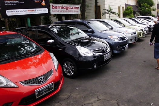 Parade Mobil Bekas di OTO Bursa TVRI Jogja Parade Mobil Bekas di OTO Bursa TVRI Jogja