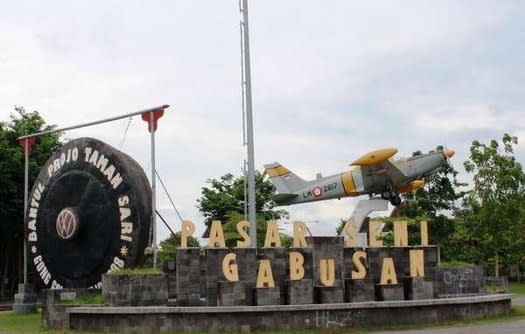  Pusat  Kerajinan  Kab Bantul di Pasar Seni Gabusan Bantul 